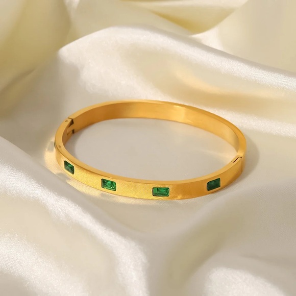 18K Gold Plated Bangle Bracelet*Baguette Tennis*Emerald Cut*Green Birthstone*JD - Picture 5 of 6
